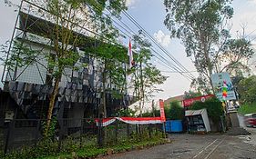 Hotel Kupu Kupu Lembang Bandung